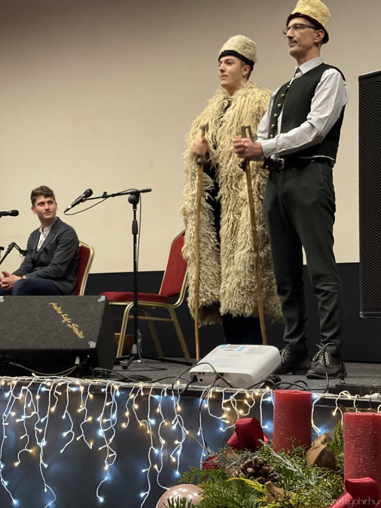 Fellobbant a szeretet lángja 04